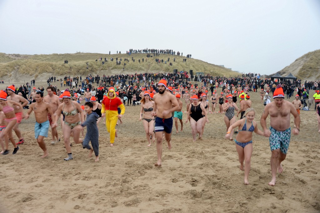 ../Images/Nieuwjaarsduik Nederzandt 2020 056.jpg